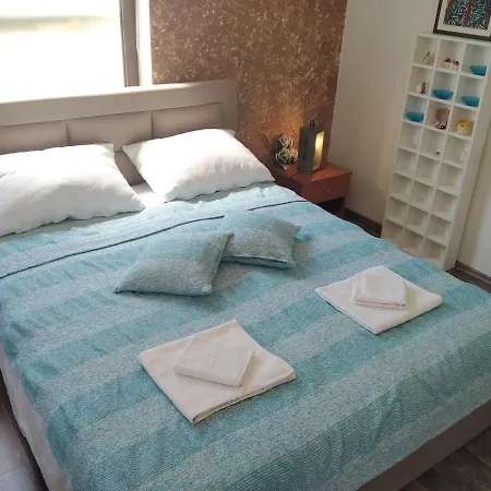 Oliva - Free Parking Pula